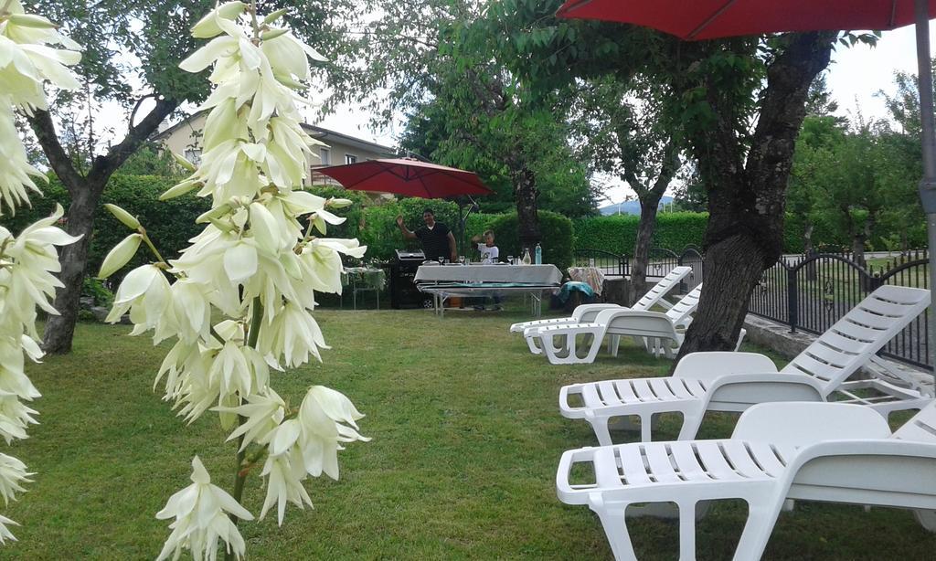 Guest House Surina App Surina'S Green Holiday Rupa 외부 사진