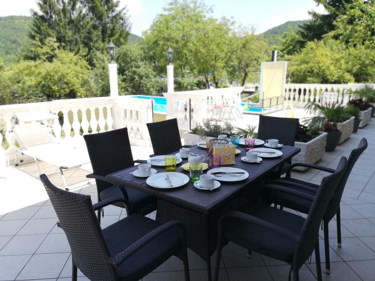 Guest House Surina App Surina'S Green Holiday Rupa 외부 사진