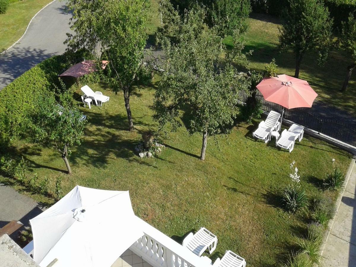 Guest House Surina App Surina'S Green Holiday Rupa 외부 사진