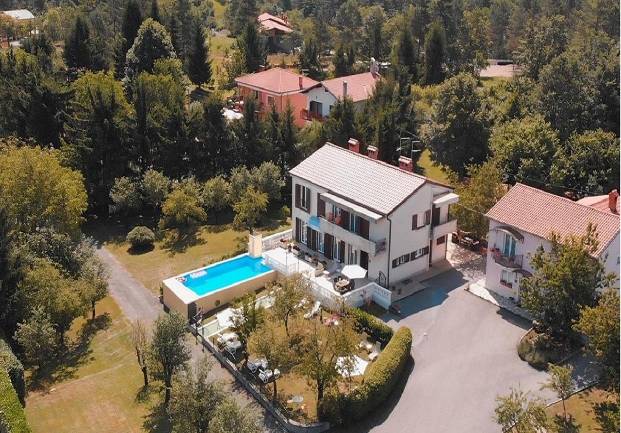 Guest House Surina App Surina'S Green Holiday Rupa 외부 사진